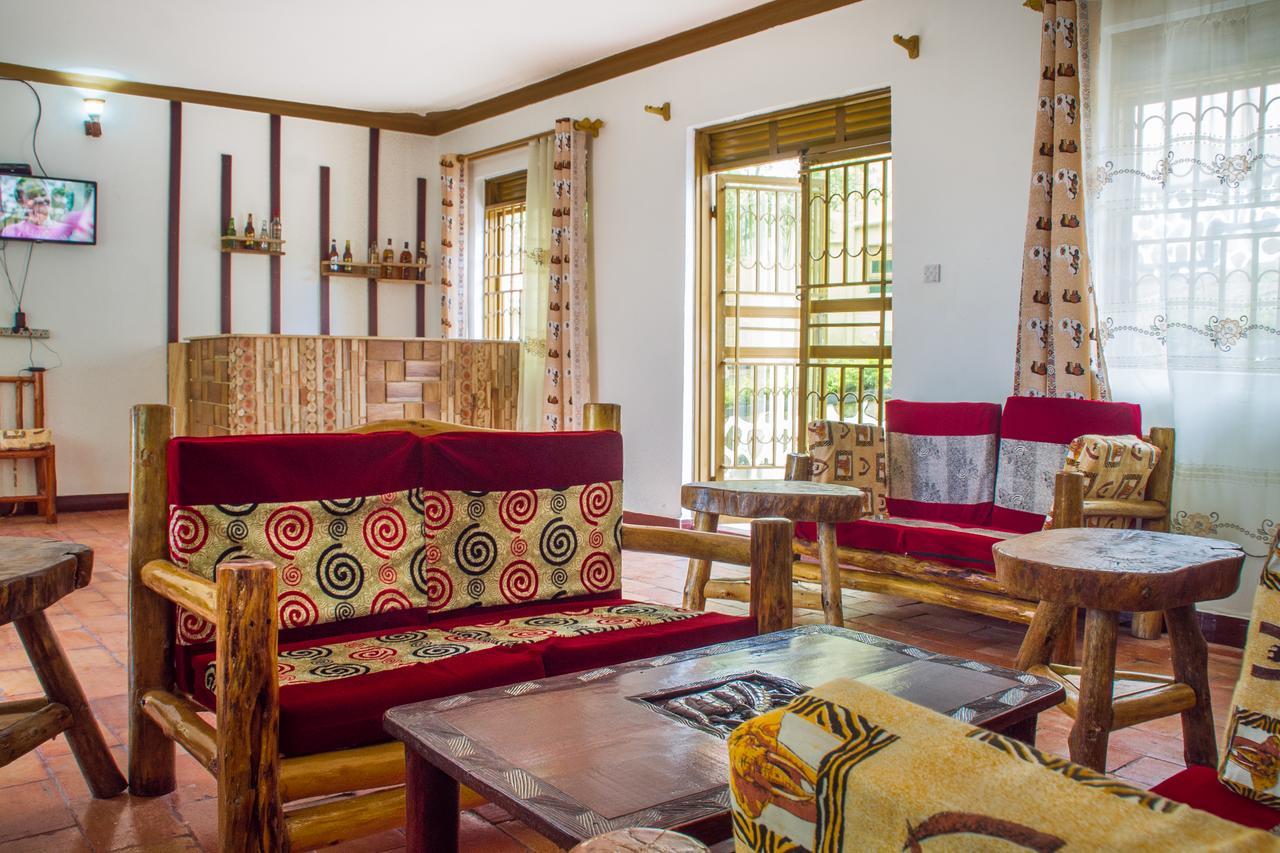 Kichwamba Queen Elizabeth Pvt Lodge מראה חיצוני תמונה